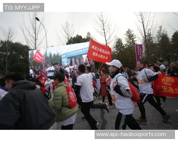 襄阳足球联赛盛况空前各队争夺冠军激战正酣球迷热情高涨共襄盛举